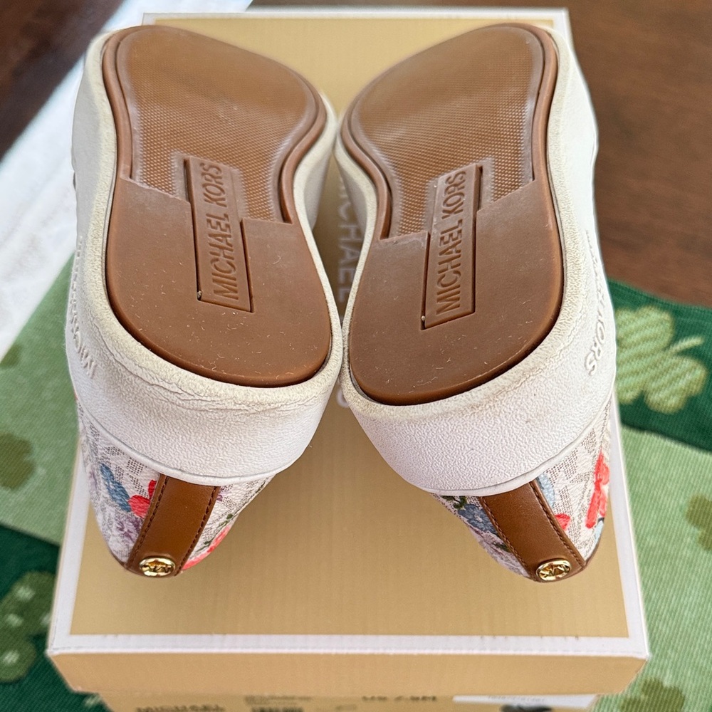 Michael Kors Keaton Women's Floral Slip-On Sneakers - Picture 3 of 4